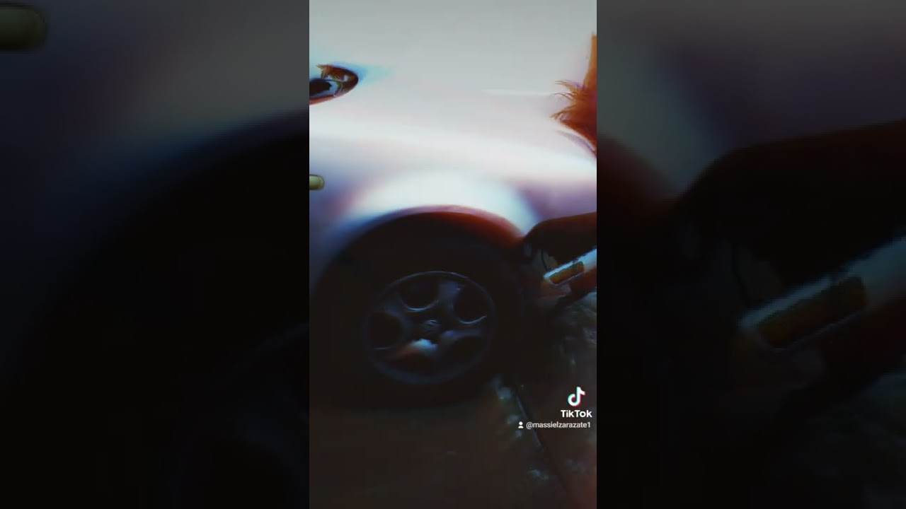 Perdiendo el control en curvas mojadas. 