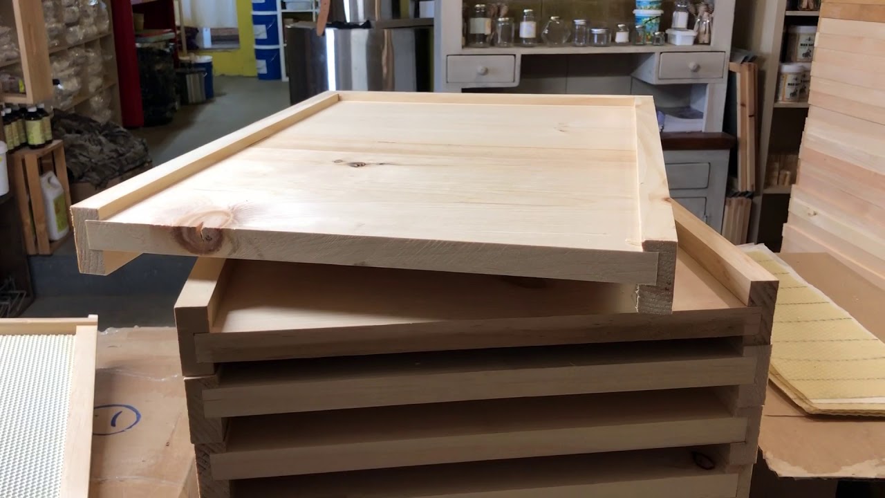 How to use a solid bottom board.
