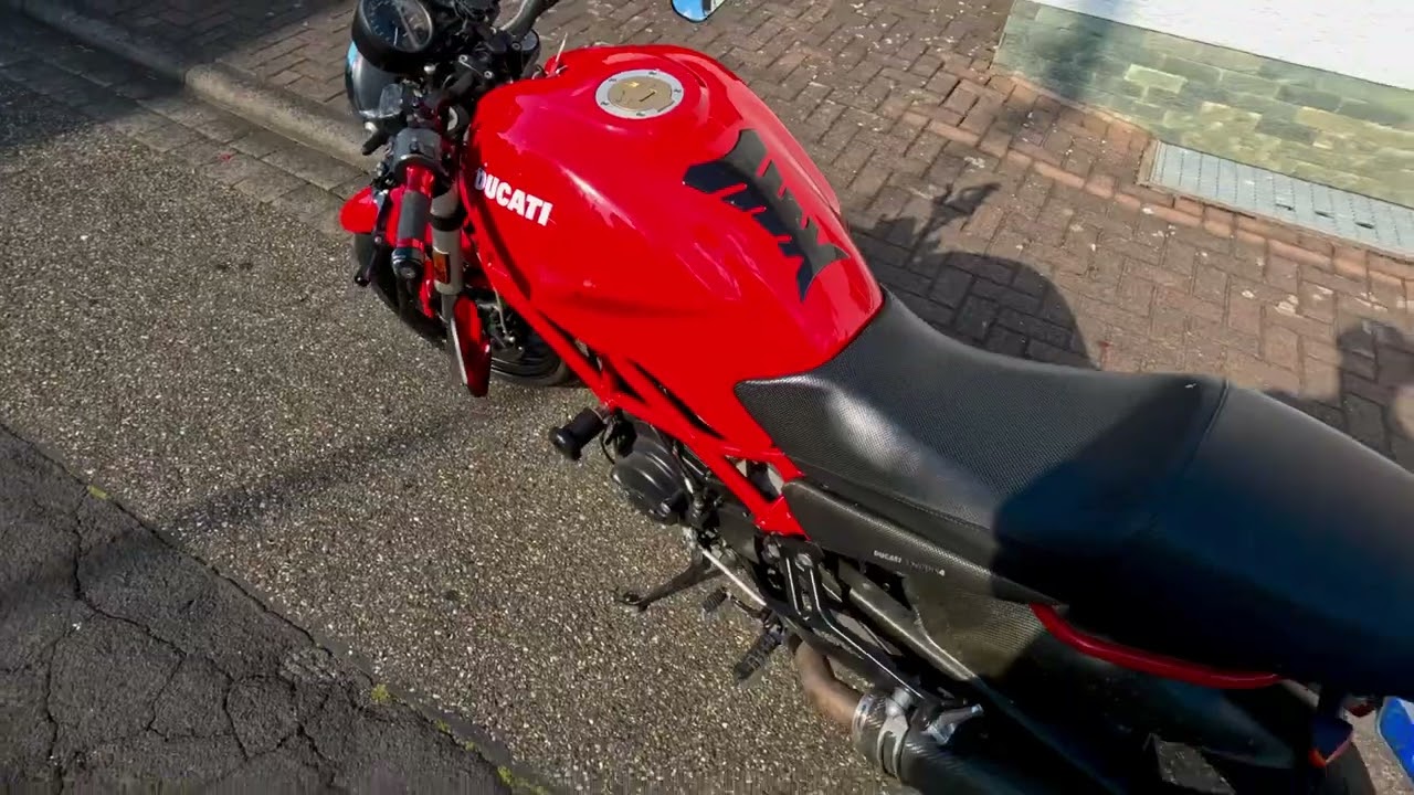 Ducati Monster 695