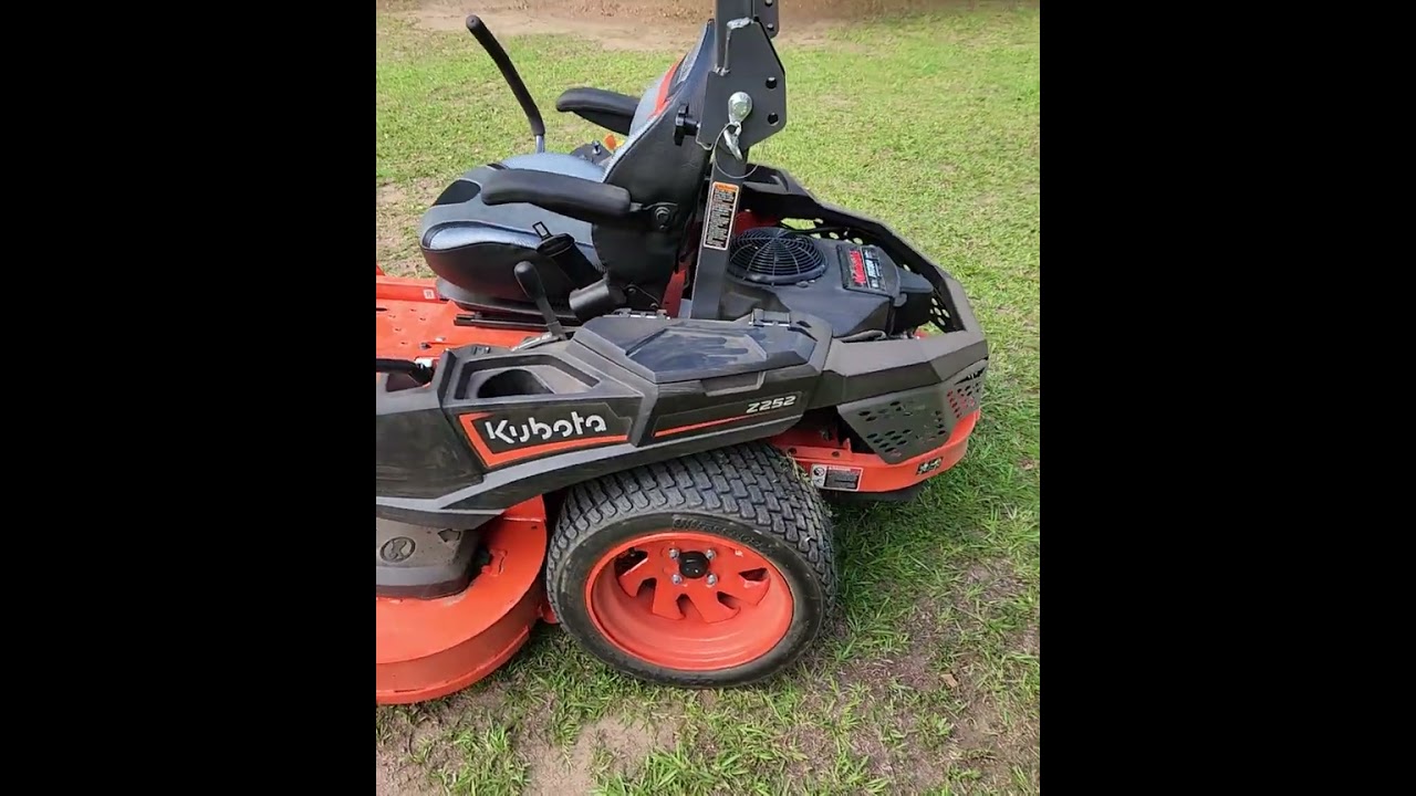 New 2023 Kubota Z252KW-54