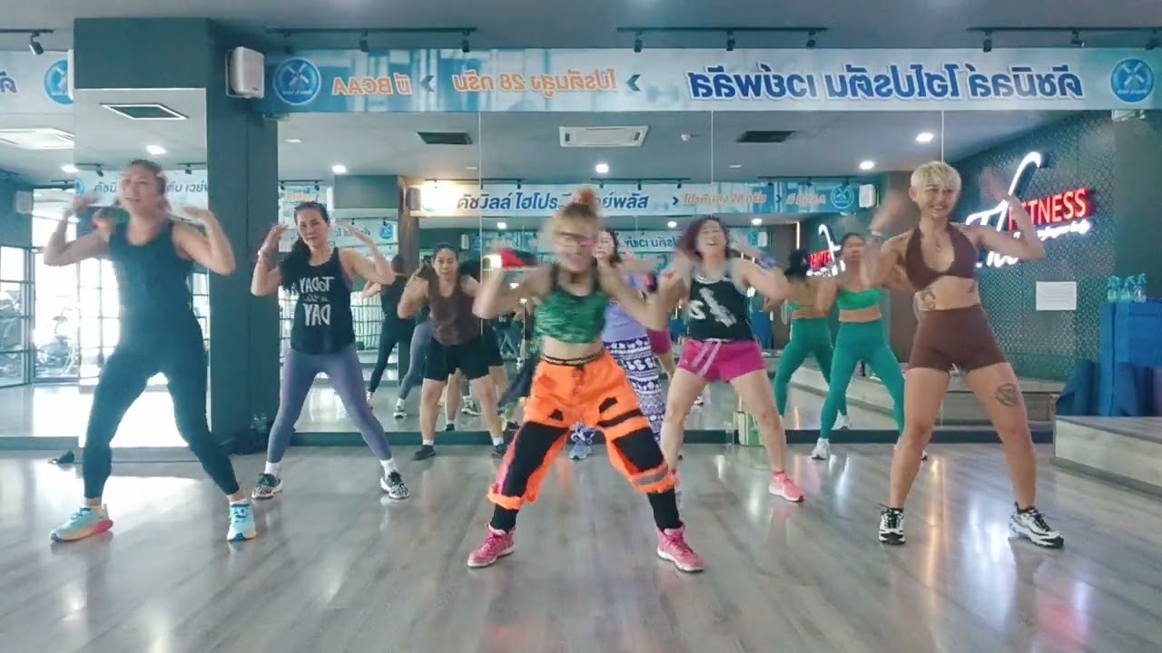#ก็แดดมันร้อน #คนไม่ใช่หุ่นยนต์  - #สุนเพลงสั้น | #เต้นออกกำลังกาย #เต้น #dance #petchydance 