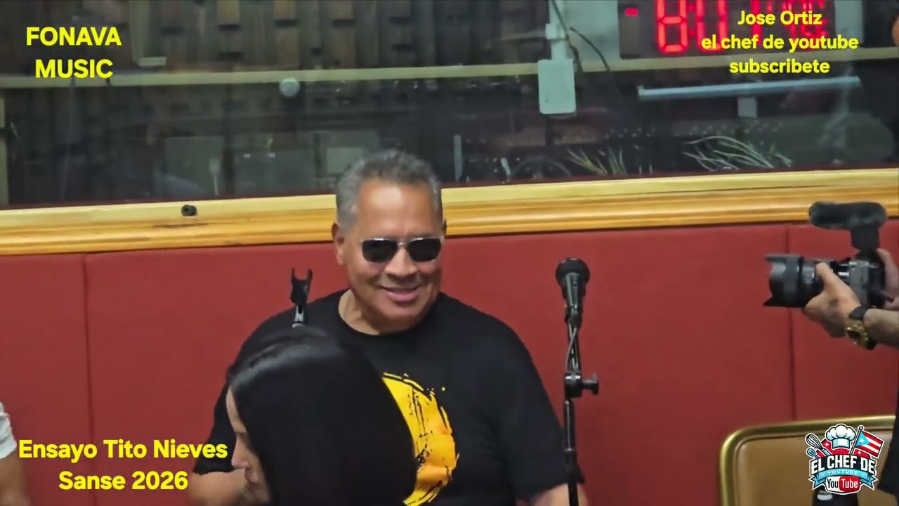 Tito Nieves ensayando para Las Fiestas de La Calle Ssnsebastian en Puerto Rico.