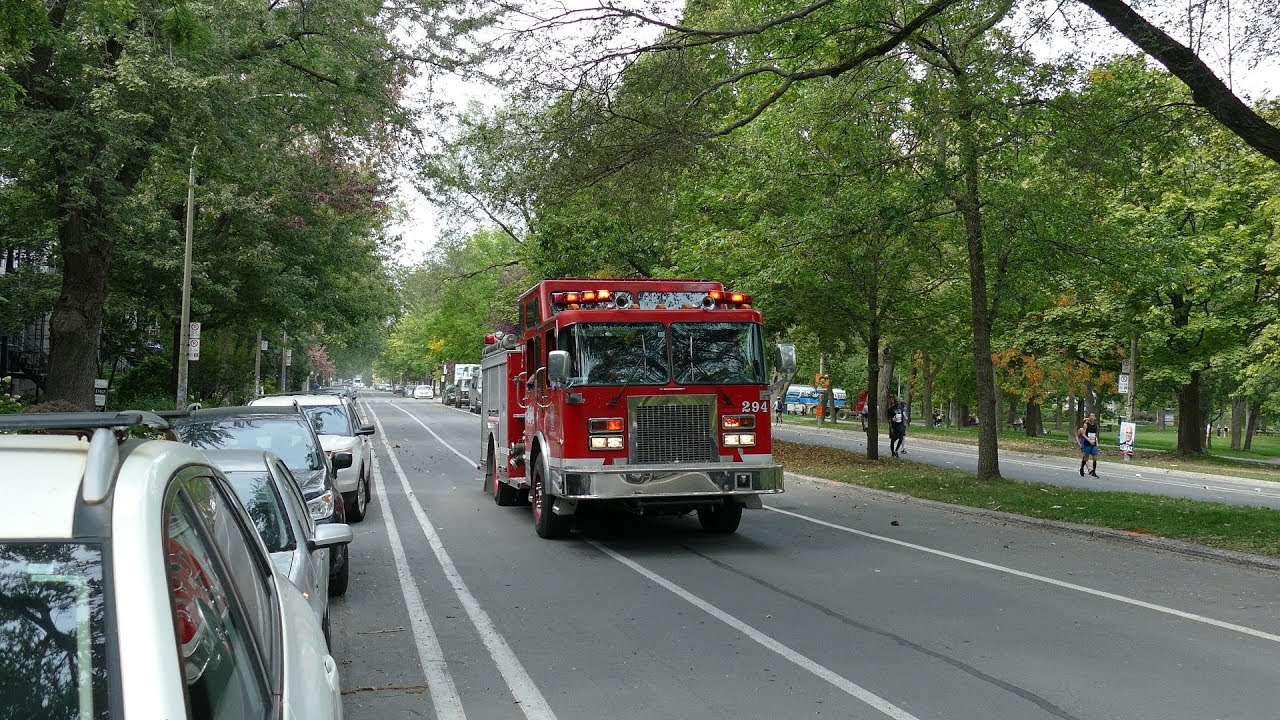 POMPIERS DE MONTR&Eacute;AL EN-ROUTE / FIREFIGHTERS OF MONTREAL RESPONDING CALLS / 20191005 / 12X