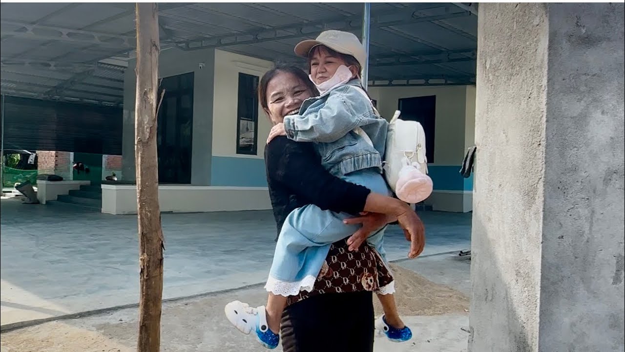 Hành Trình Về Quê Bốn Chị Em Lại Chia Tay Nhau Trong Lưu Luyến || Huyền Hrê 