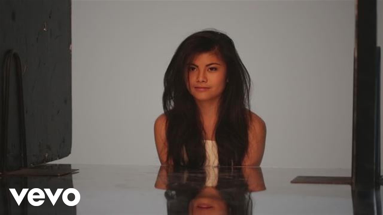 Marlisa - Marlisa (Behind the Scenes Photo Shoot)