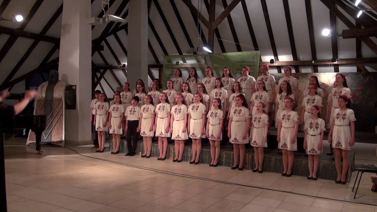 Missa pro Juventute by Tine Bec/ for upper voices and piano