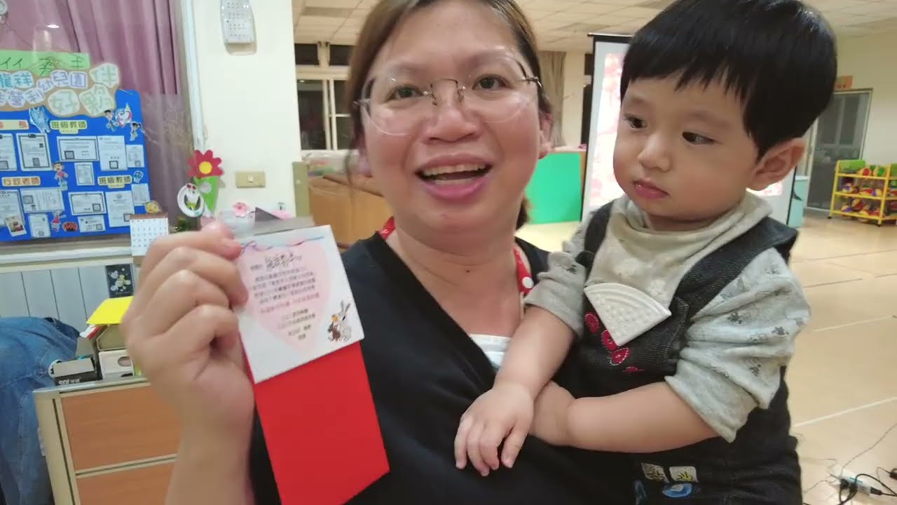兄弟倆第一次龍蝦大餐｜斷捨離到媽媽的幼兒園跟老師們尾牙｜嬰兒吃龍蝦