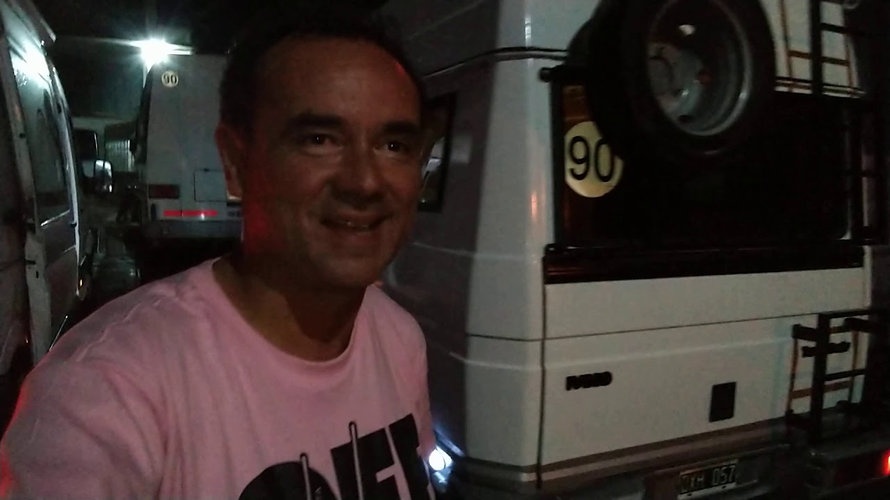 LES COMPARTO DOS MINIBUS QUE ARMAMOS MOTORHOME .