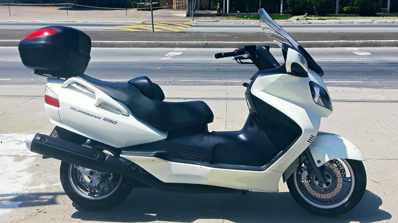 Rodolfinho da Z- Testando Suzuki Burgman 650 2011.