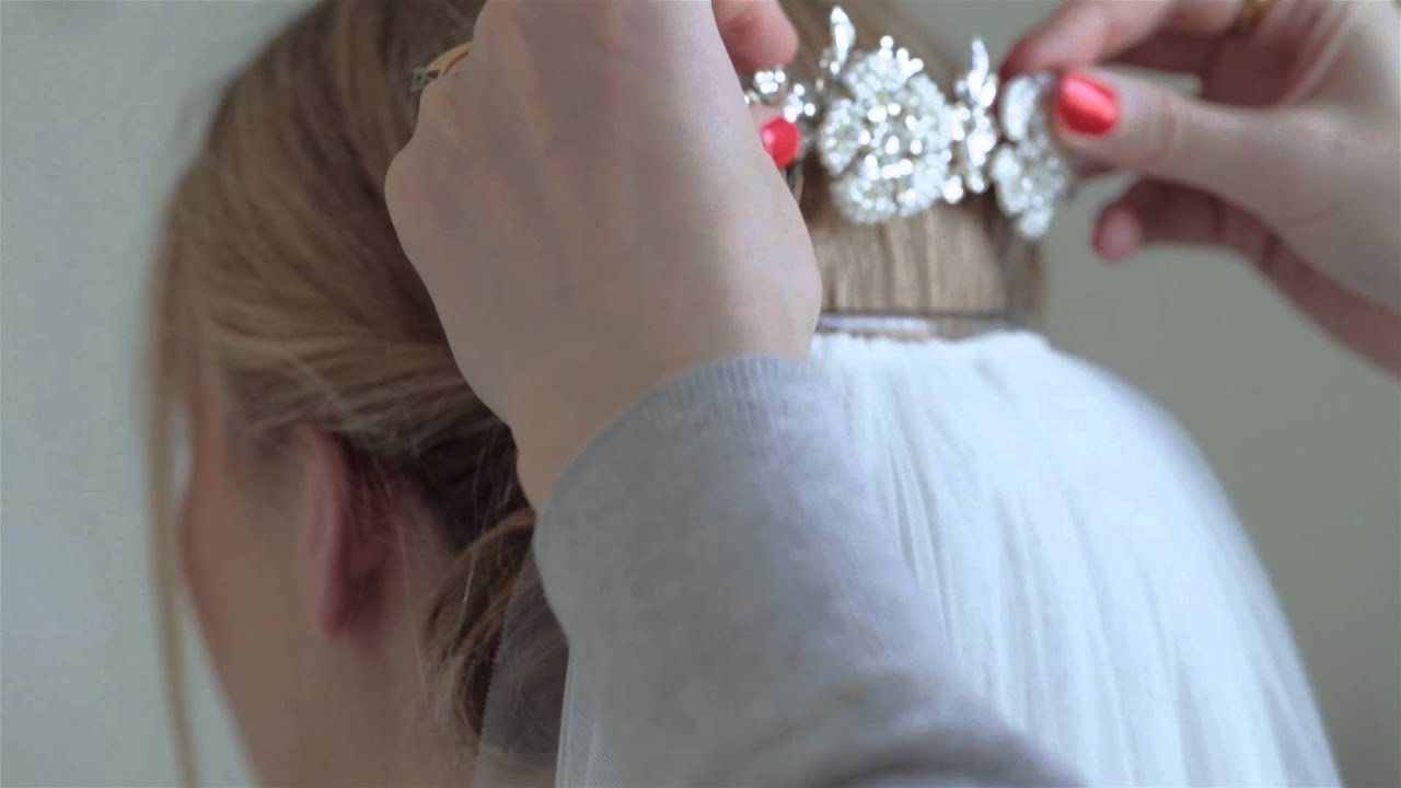 How to wear a bridal veil