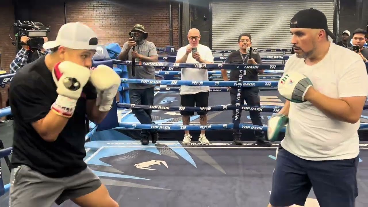 Jaime Munguia Explodes on the Mitts ahead of Erik Bazinyan Showdown