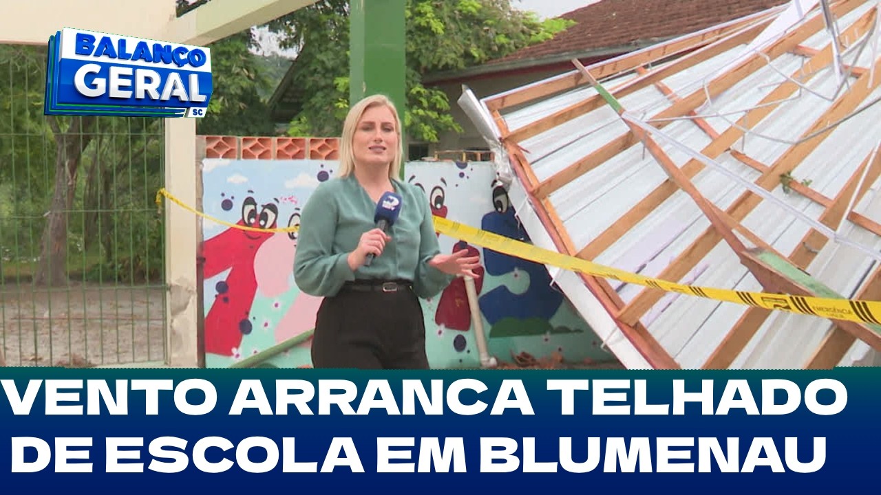 Uma semana sem aula: vento arranca telhado de escola em Blumenau