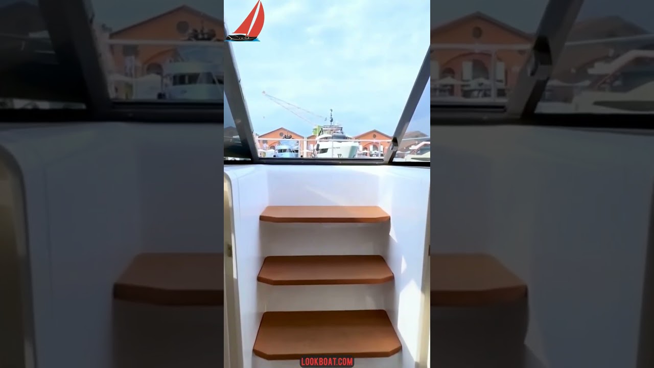 Продается моторный катамаран Makai M37 в Греции.