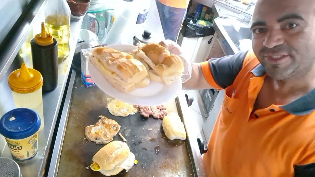 Fazendo um ótimo  café da manhã aqui na  chapa,,,,,