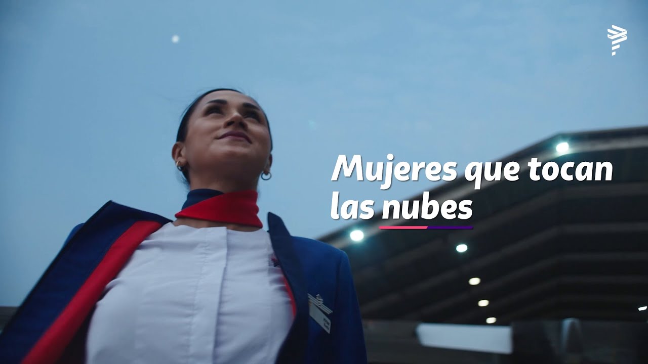 Mujeres que tocan las nubes