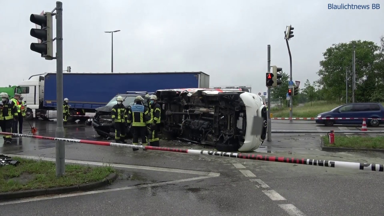 RTW Unfall Stuttgart Weilimdorf