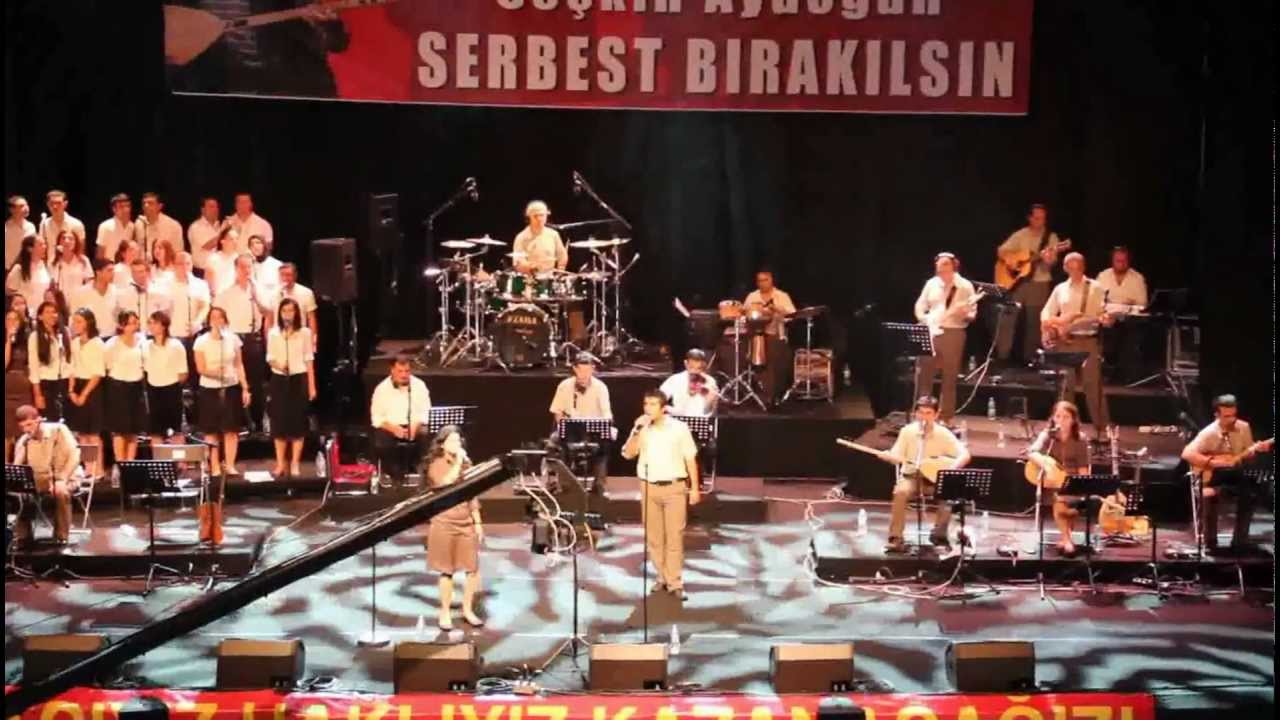 Grup Yorum - Gel ki şafaklar tutuşsun (21 Temmuz Harbiye konserinden)