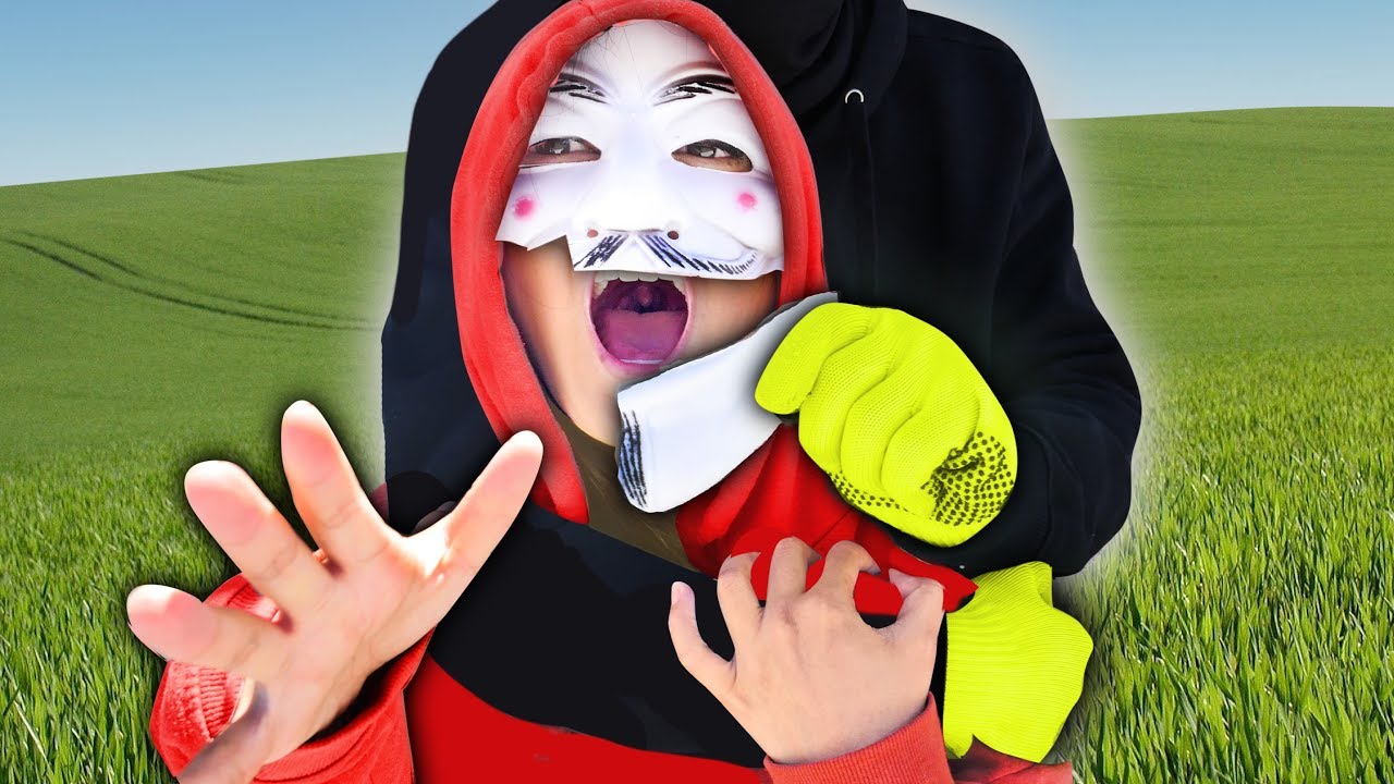 ДЕВУШКА-ХАКЕР БЕЗ МАСК в NINJA BATTLE ROYALE в реальной жизни (Спасение Чада в сумке из Project Z...