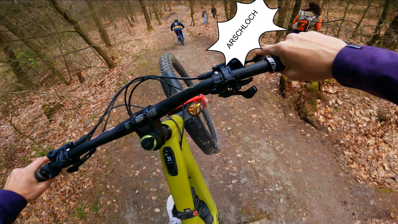 😡 Sich erst mal ordentlich auf dem Vereinstrail durchbeleidigen lassen 😡