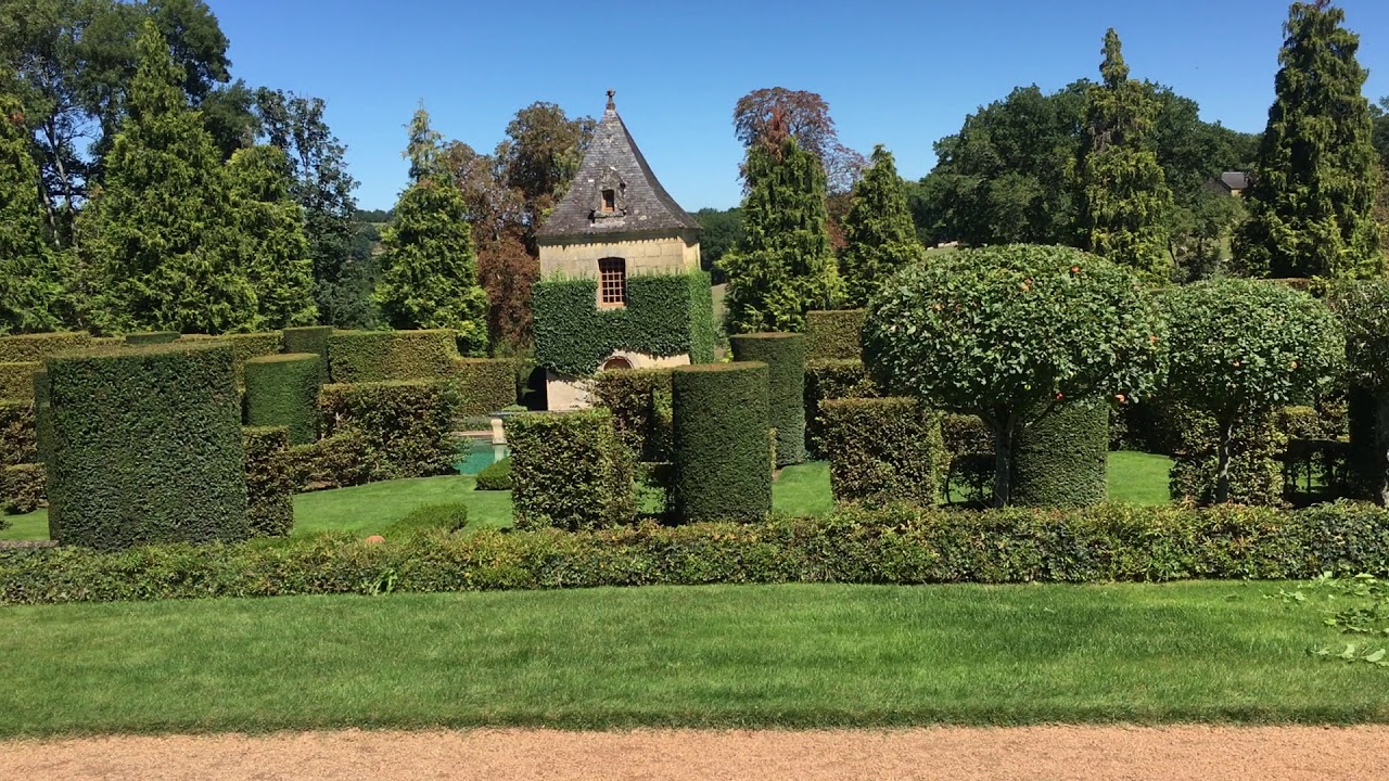 Visite en famille dans les Jardins d'Eyrignac