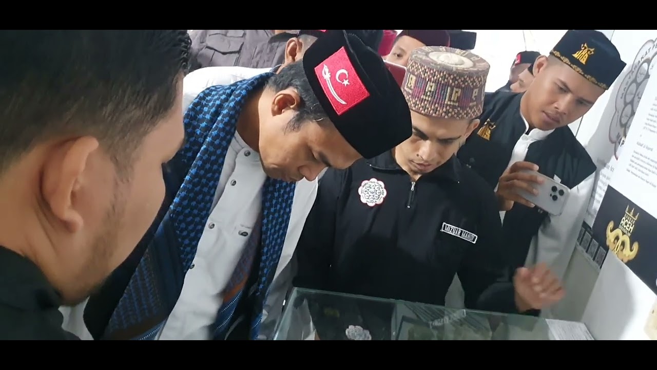 Koin Umar bin Abdul Azis dan Alat Farmasi Ibnu Sina‼️UAS Terkesima dengan koleksi Mapesa.