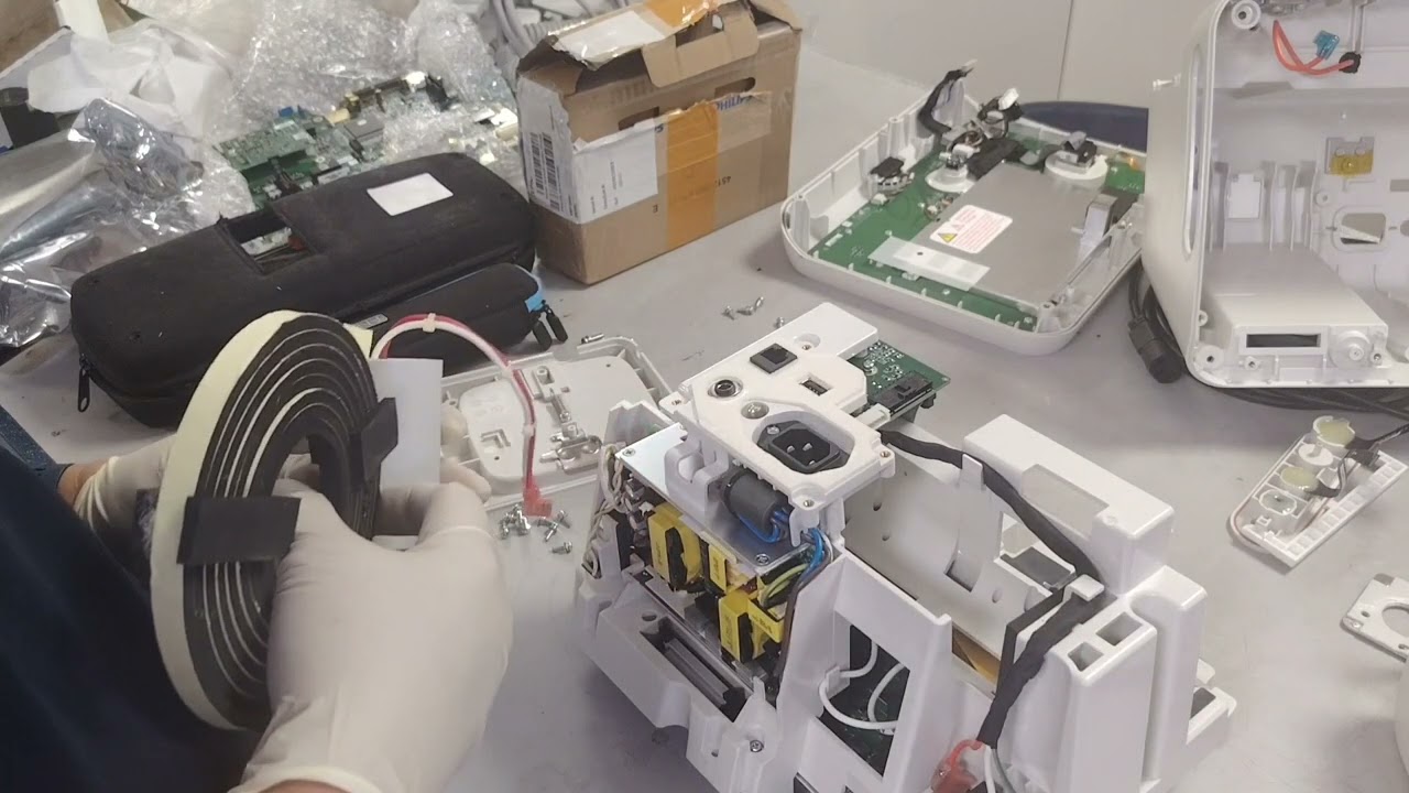 REPLACING HIGH VOLTAGE CAPACITOR OF PHILIPS EFFICIA DFM-100 DEFIBRILLATOR