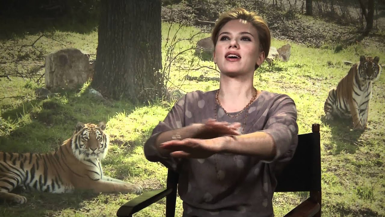 Scarlett Johansson talks We Bought a Zoo & ass kicking in The Avengers with Brad Blanks