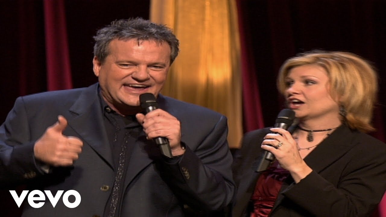 Bill & Gloria Gaither - Some Things Never Change [Live] ft. Mark Lowry, LordSong