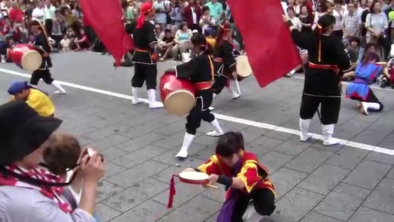琉球國祭り太鼓　2015新宿エイサーまつり　「三線の花」