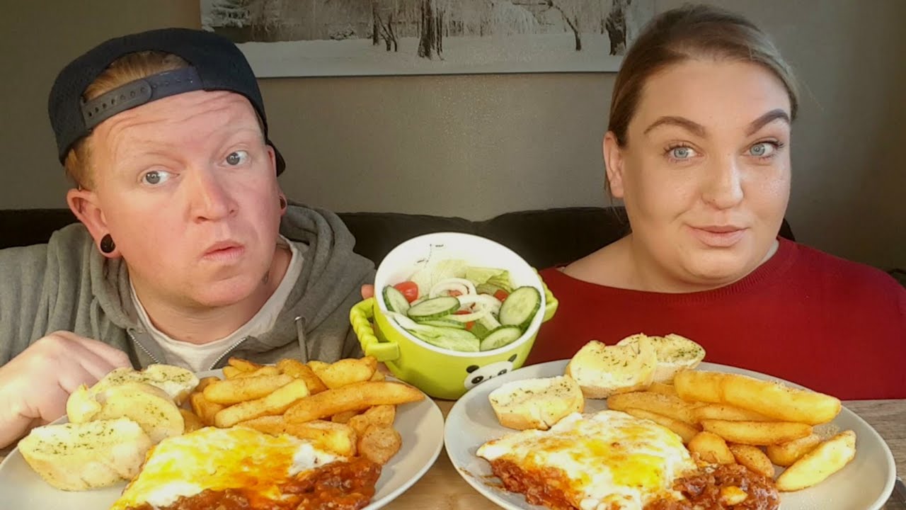 LASAGNE AND TRIPLE COOKED BEEF DRIPPING CHIPS MUKBANG