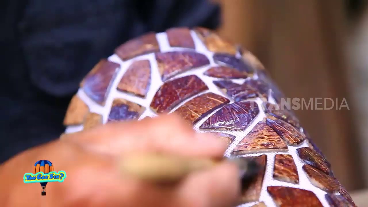 Kreatif, Membuat Helm Dari Batok Kelapa | TAU GAK SIH
