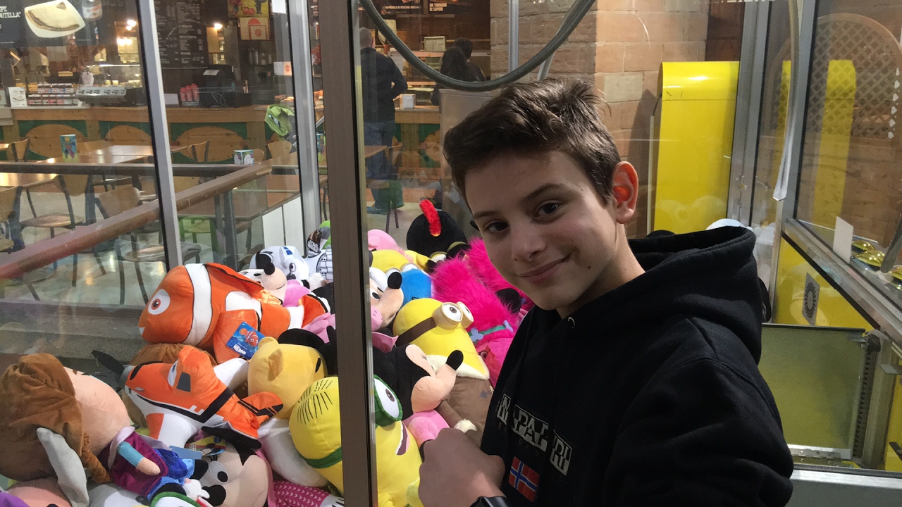 Prendo un peluche gigante in live - Winnie The pooh alle macchinette