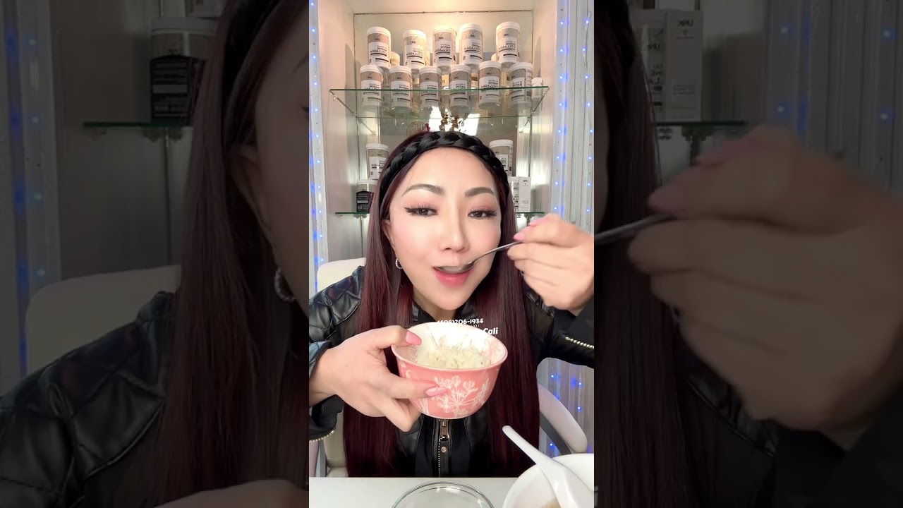 ĂN CƠM VỚI CANH THÔI SAO NGON QUÁ VẬY .
