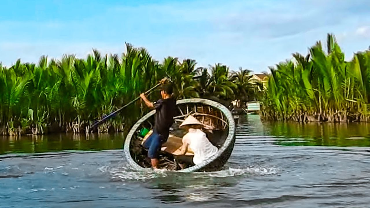 Visiting Water Coconut Forest By Basket Boat in Hoi An, Vietnam // vietnamhelloworld.com