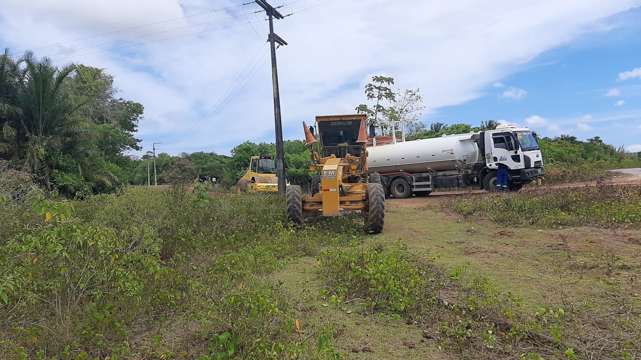 Estrada roçada fizemos limpeza patrolamento é compactação motoniveladora 120k/pipa/rolo é retro