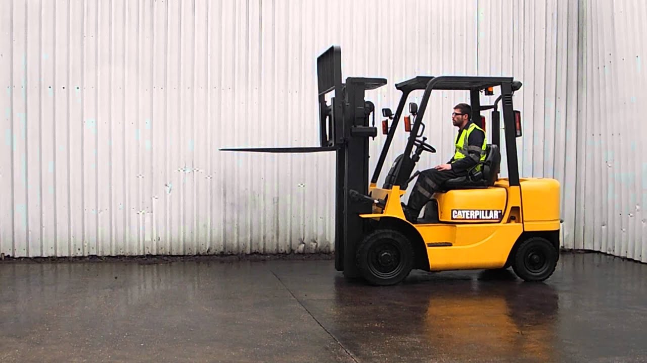 Caterpillar DP25k DIESEL FORKLIFT TRUCK