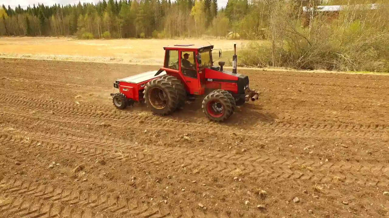 Valmet 505 ploughing and sowing