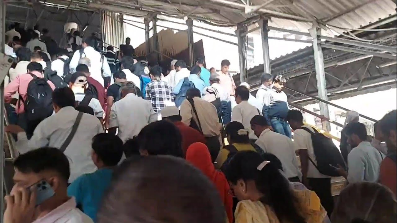 दादर स्टेशन, मुंबई 