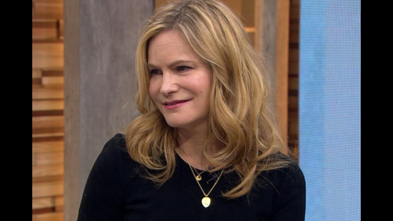 'The Hateful Eight' | Jennifer Jason Leigh on Her First Oscar Nod