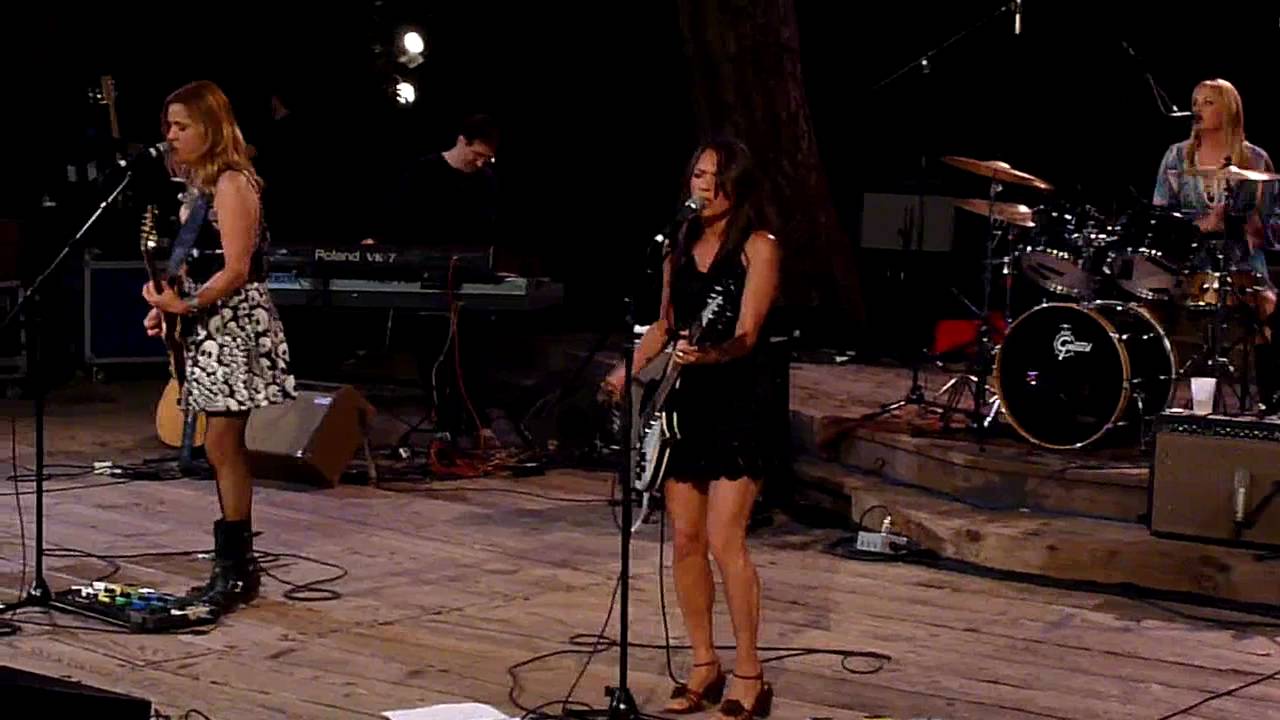 Helping Cindi Hilfman 08 - Bangles 'Restless'