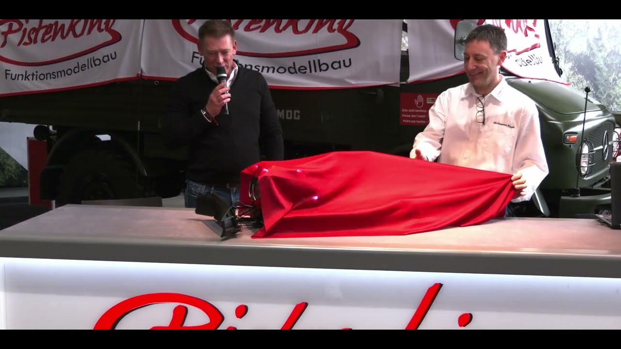 Präsentation Pistenbully 800 im Masstab 1:12