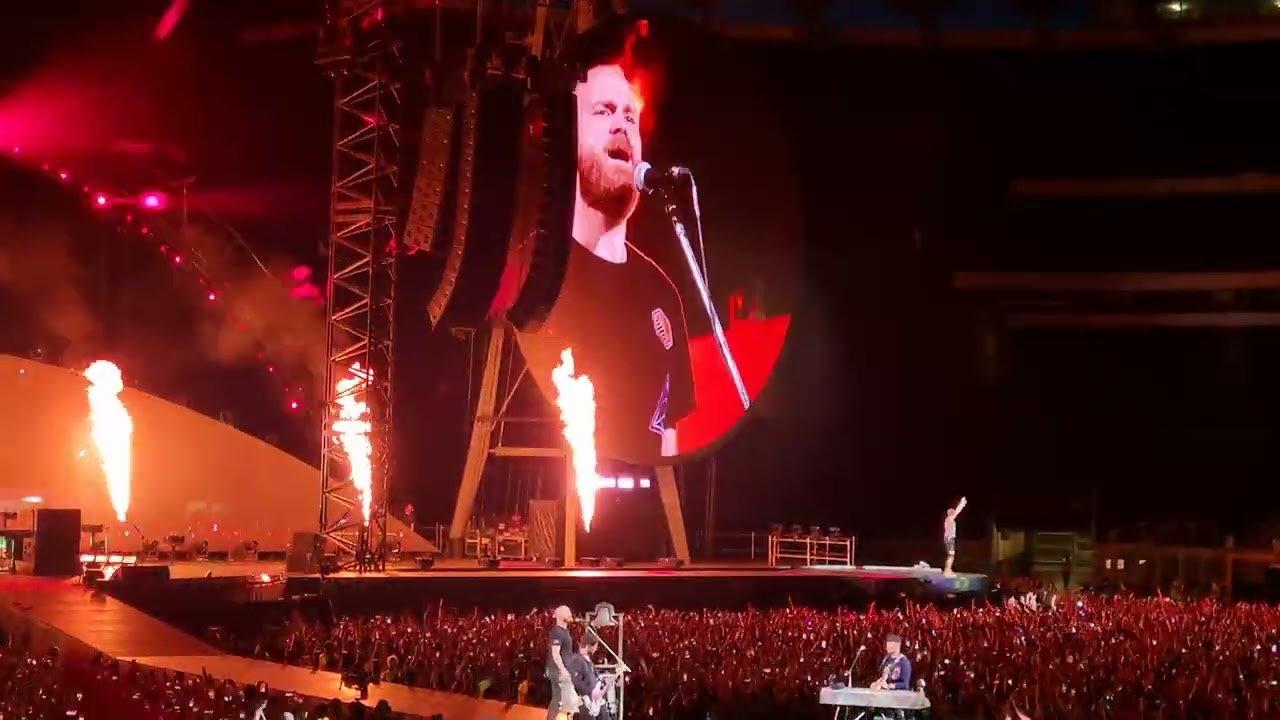 Coldplay - Hymn for the weekend @ Milan, Italy 25/06/2023