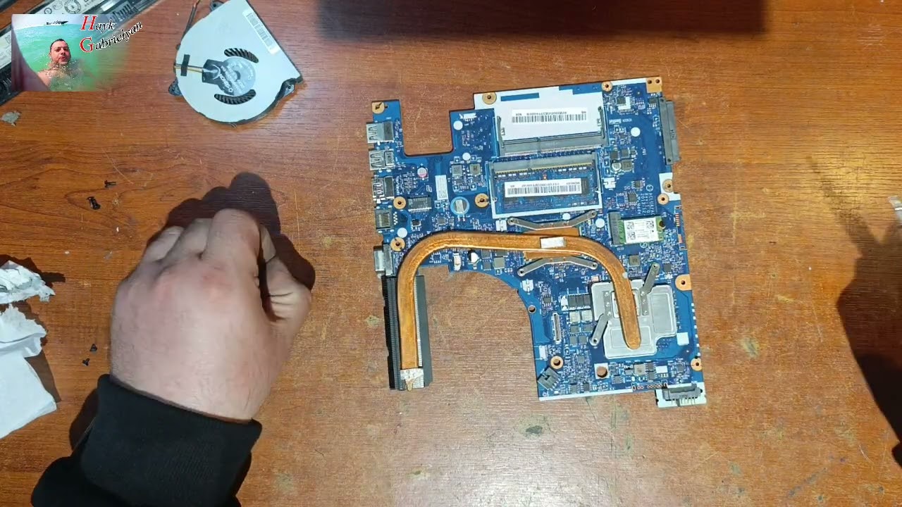 Как разобрать и собрать ноутбук Lenovo Z50-70 20354. Очистка ноутбука от пыли.