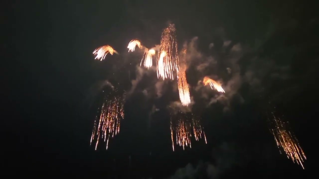 Pháo hoa Hạ Long 3/1/2026