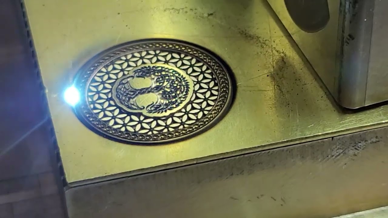 laser engraving & cutting of 14kt gold Celtic pendant with VTRON LASERS