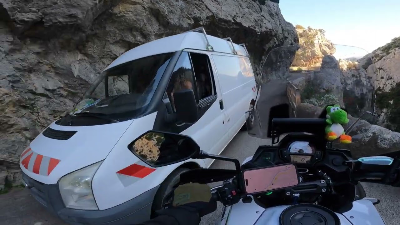 balade dans les #pyrénéesorientales #aude avec un passage dans les Gorges de Galamus #versys650 #2