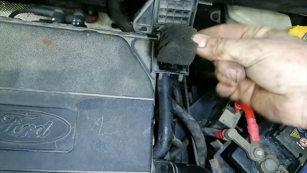 How to Replace PCV Breather Filter on Ford Fiesta 1 3