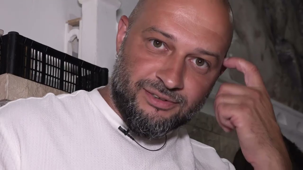 Narod priča: Veliku maketu Ostroga svojim rukama sagradili u srcu porodičnog doma