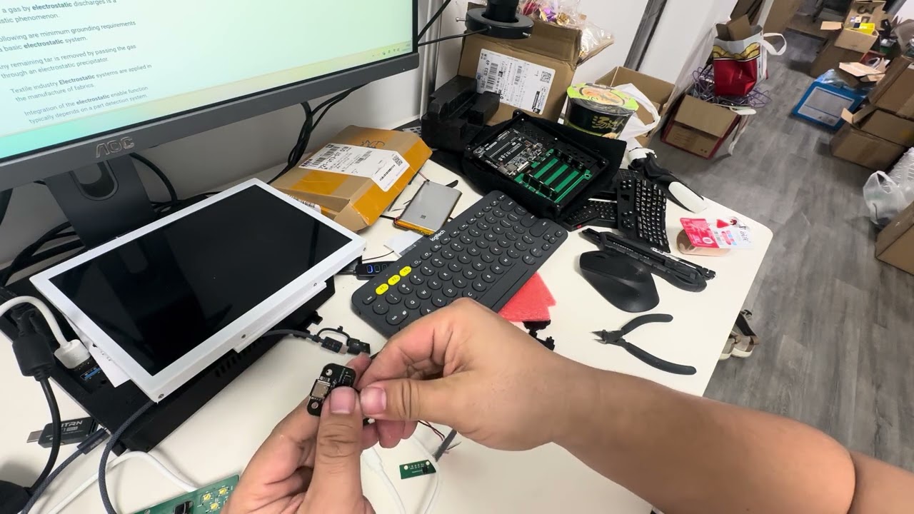 uonsole trackpad keyboard-usb port and 18650x3 inner test in china！