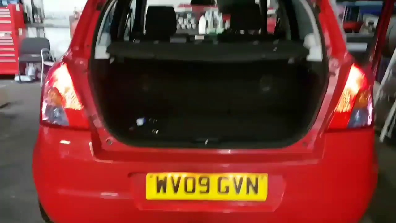 How to change brake light bulb - Suzuki Swift